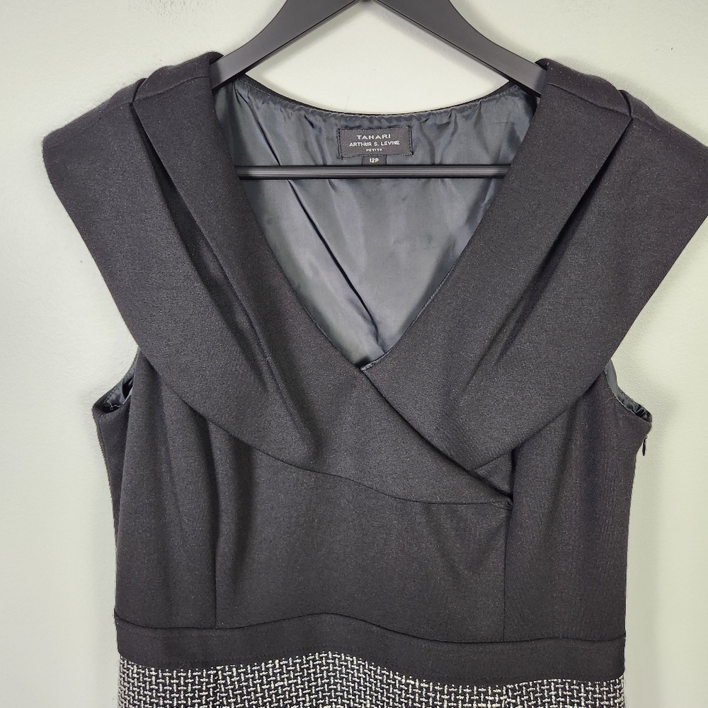 EUC Tahari ASL Petite Black & White Sleeveless V-Neck Sheath Dress Size 12P #664 - Picture 2 of 10